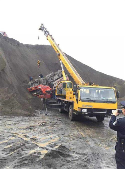 右玉上犹道路救援